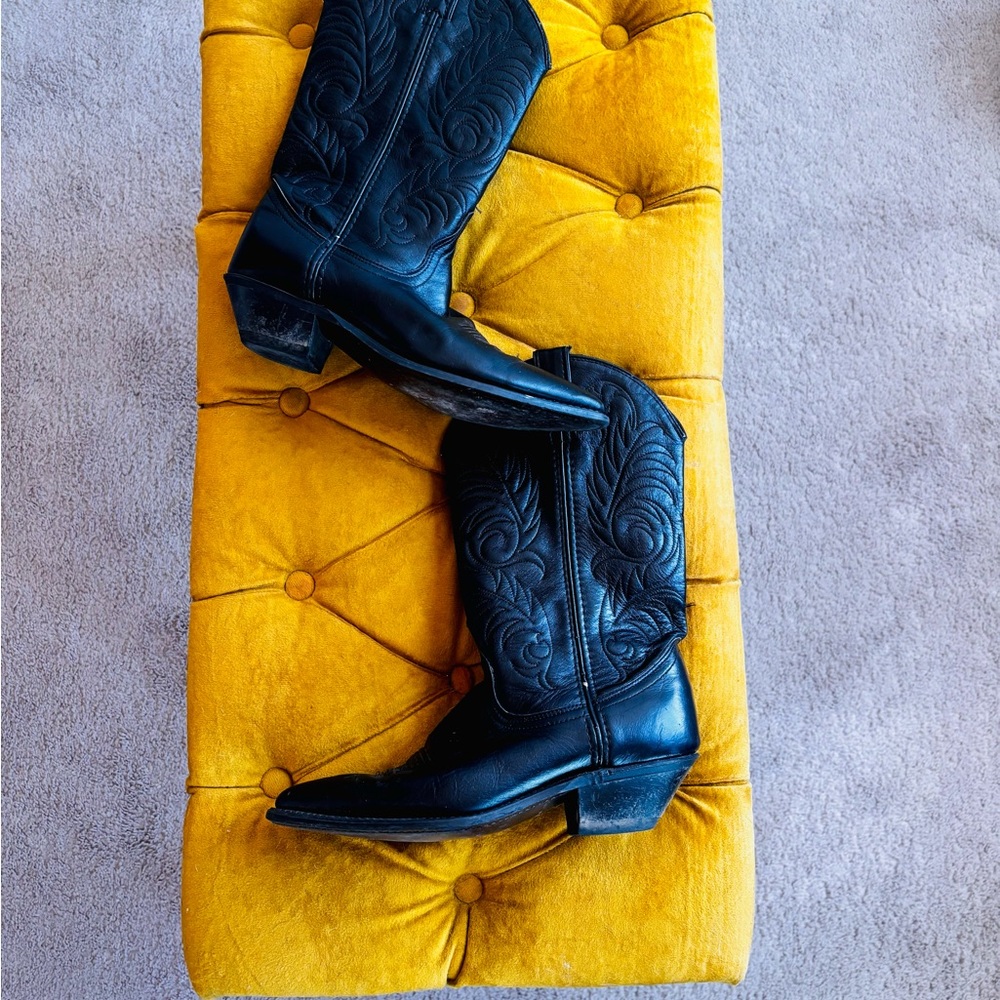 Acme 10670 Vintage women’s black leather western cowboy boots